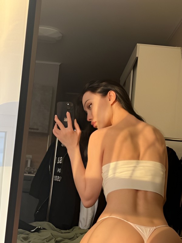 Лизочка привлекательная девушка из Кораблино цена от 1500 руб