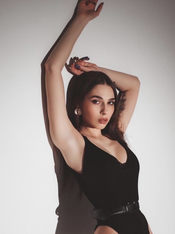 🎥 Арианна привлекательная девушка из Кораблино цена от 3500 руб